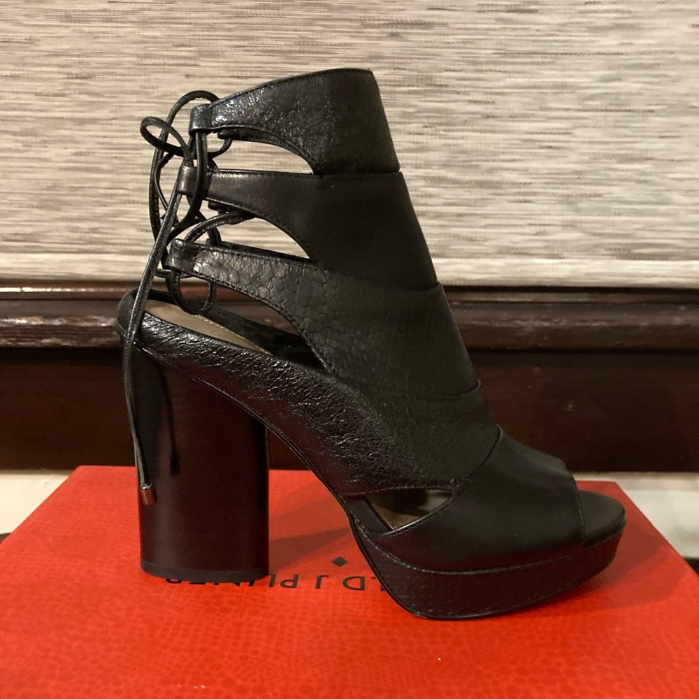 Donald J Pliner booties/sandals